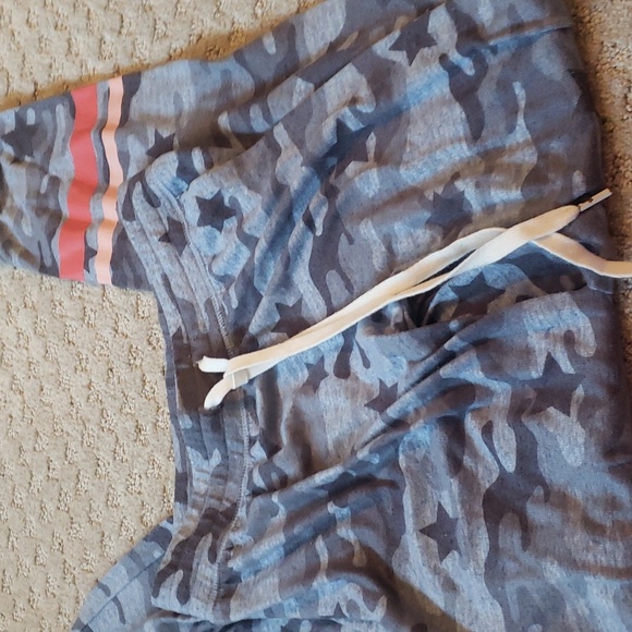 PJ SALVAGE - Picture 3 of 4